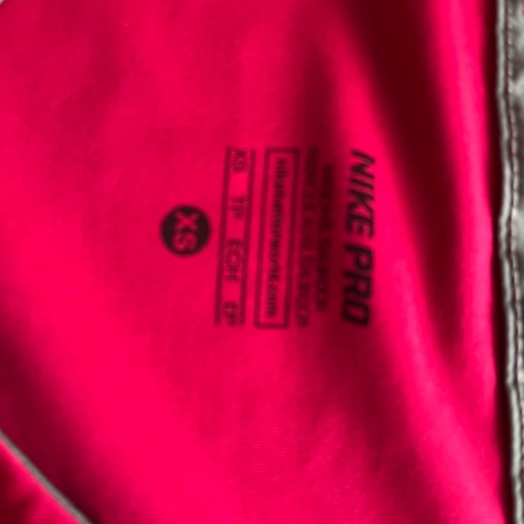 Bundle of two XS NIKE sport t-shirts FOR SALE !! - Picture 2 of 3